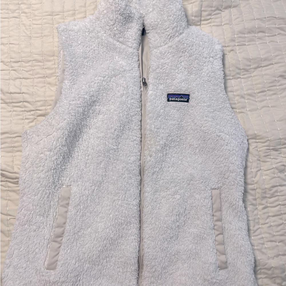 White Patagonia Los Gatos vest! Size Large!
